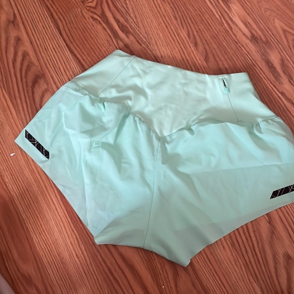 Gymshark High waisted Speed Shorts - Picture 2 of 3